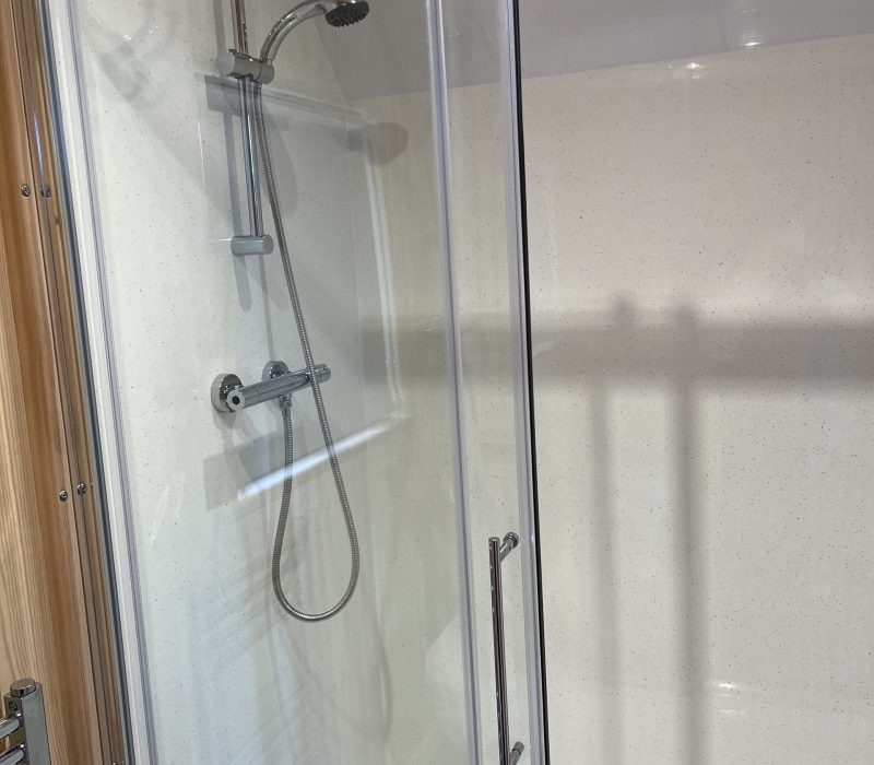 Shower in Rowan